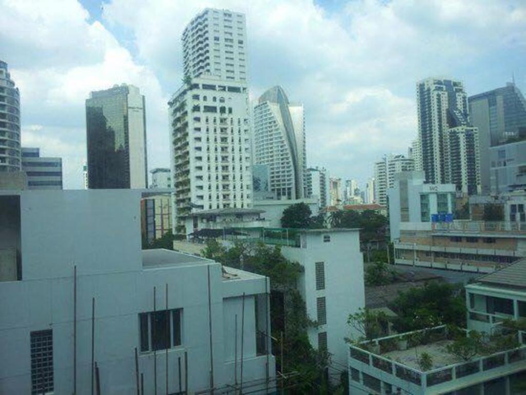 Best Comfort Bangkok Hotel Экстерьер фото